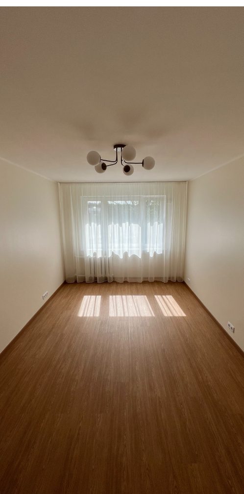 Sama elutuba pärast remonti